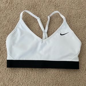 white nike indy sports bra